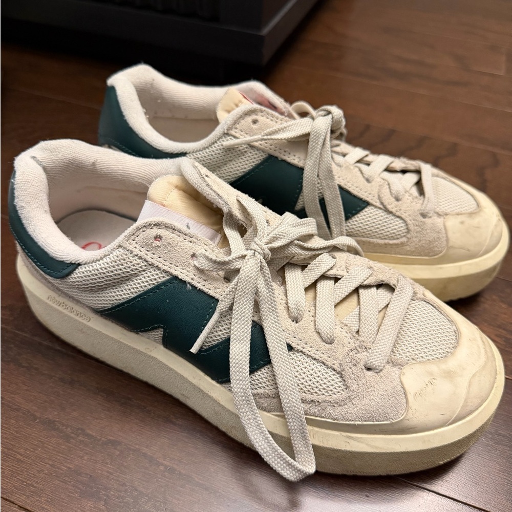 New Balance Dark Green Retro Low-Top Sneakers